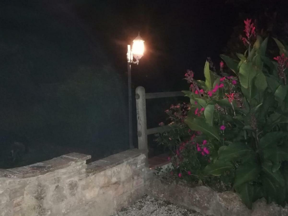 Il Fienile Nella Roccia Guest House Casole d'Elsa Luaran gambar