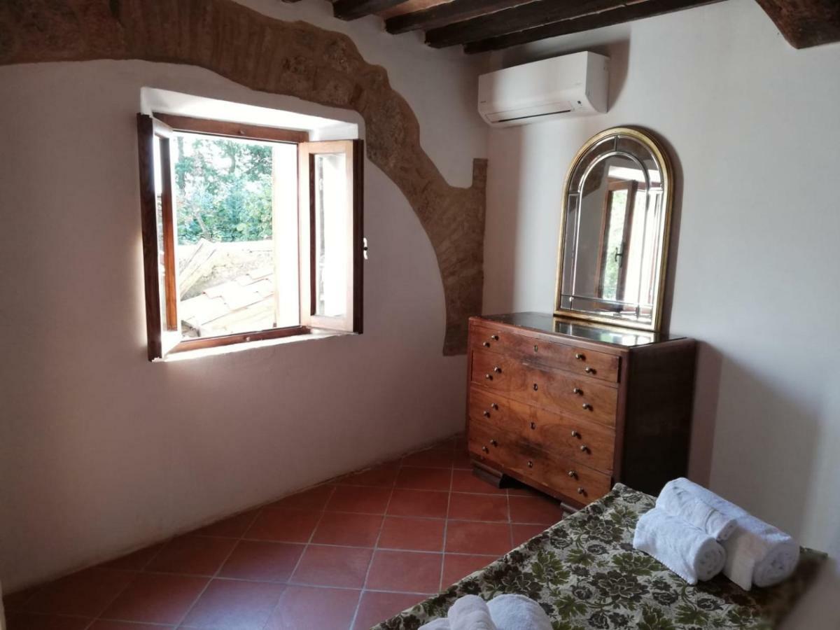 Il Fienile Nella Roccia Guest House Casole d'Elsa Luaran gambar